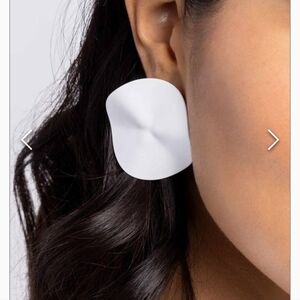 Moody Masterpiece White Earrings NWT Exclusive ITEM